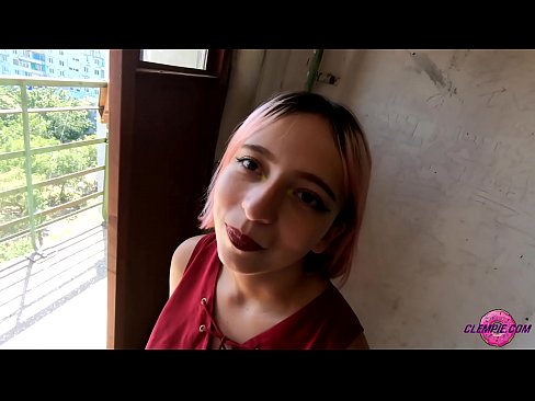 ❤️ دانش آموز حسی یک غریبه را در بیرون می مکد - تقدیر روی صورتش ️❌ سوپر سکس در ما ❤